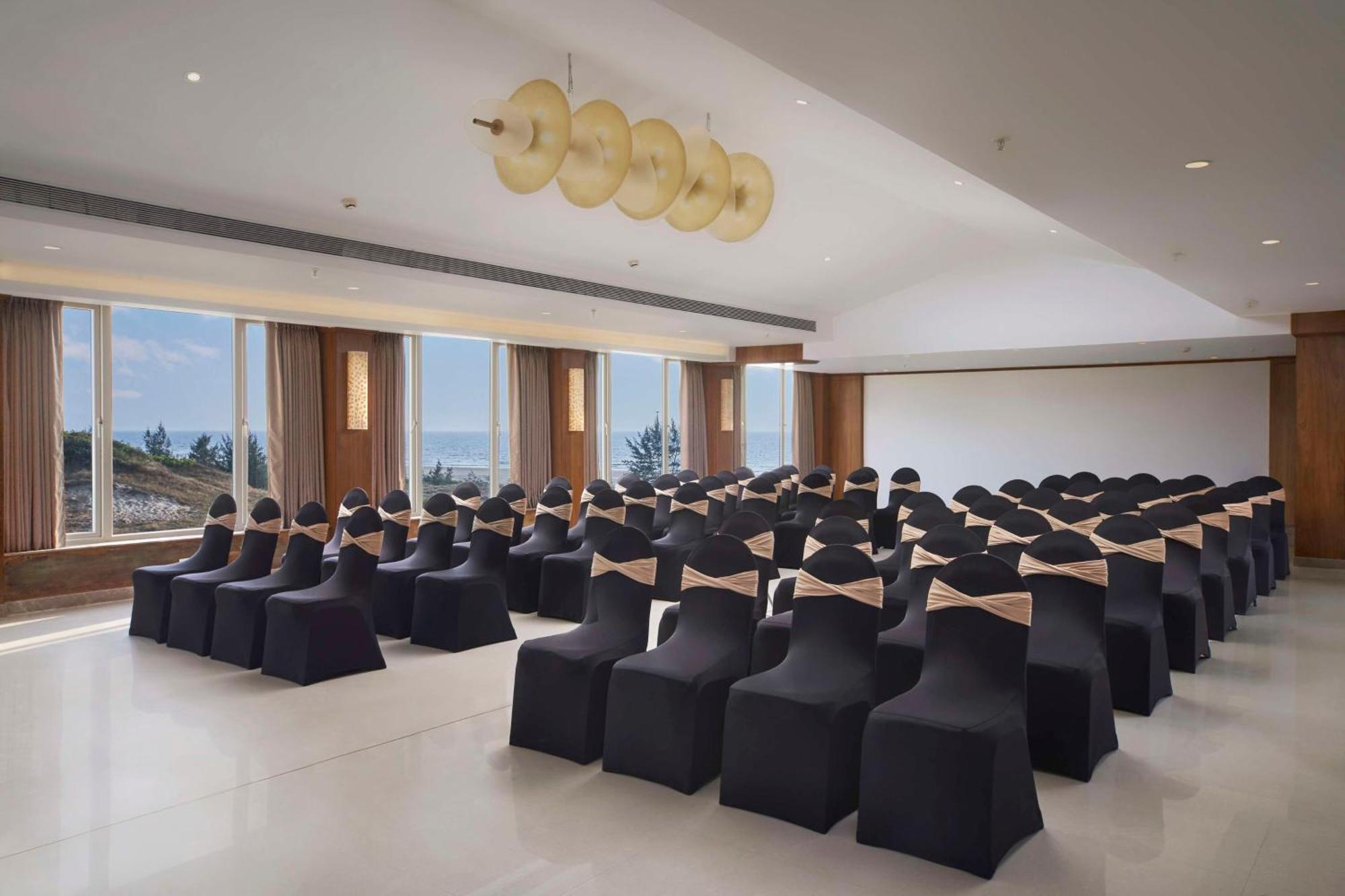 Mandrem Beach Resort, A Member Of Radisson Individuals Retreat 외부 사진