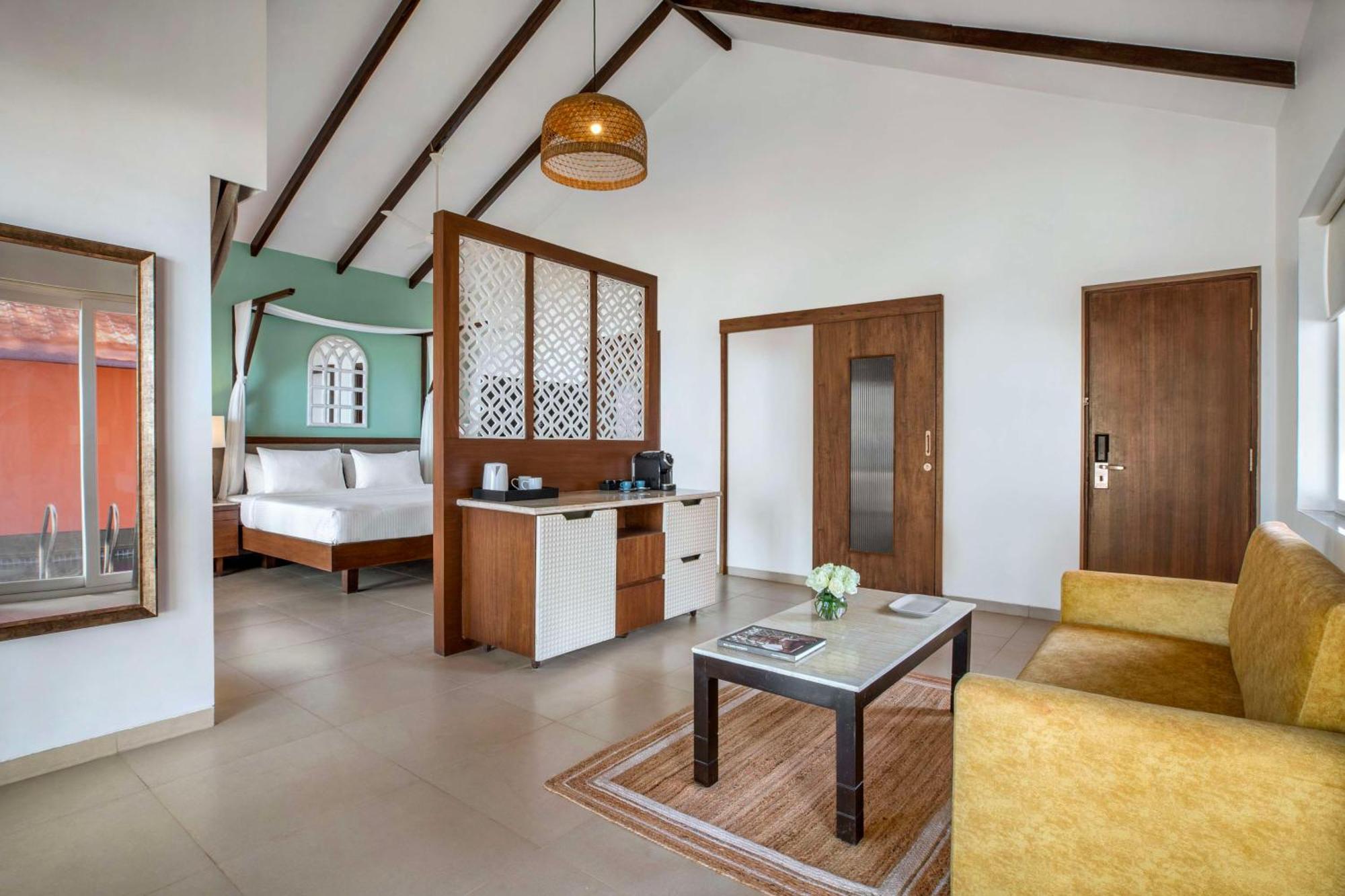 Mandrem Beach Resort, A Member Of Radisson Individuals Retreat 외부 사진
