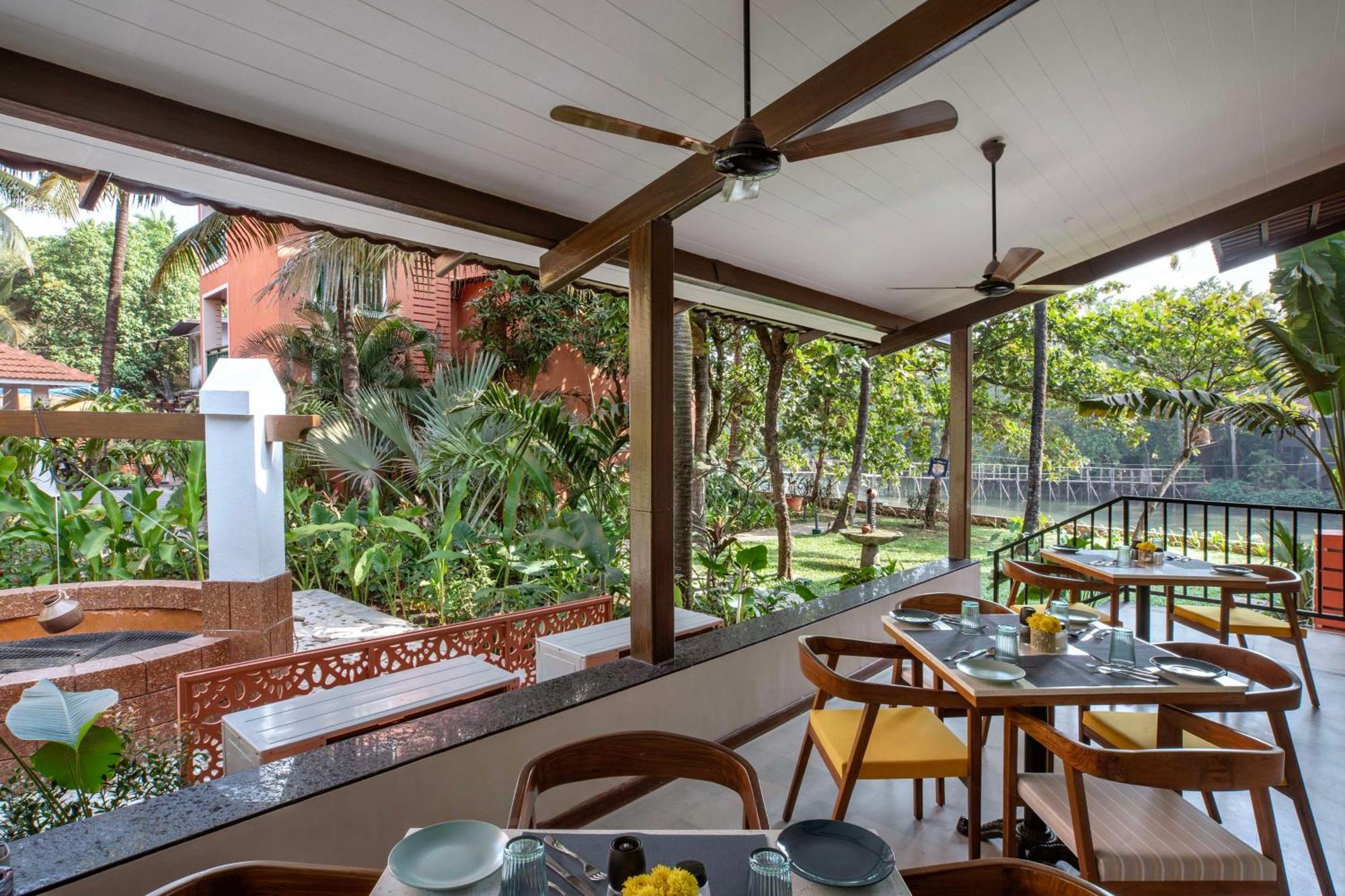 Mandrem Beach Resort, A Member Of Radisson Individuals Retreat 외부 사진