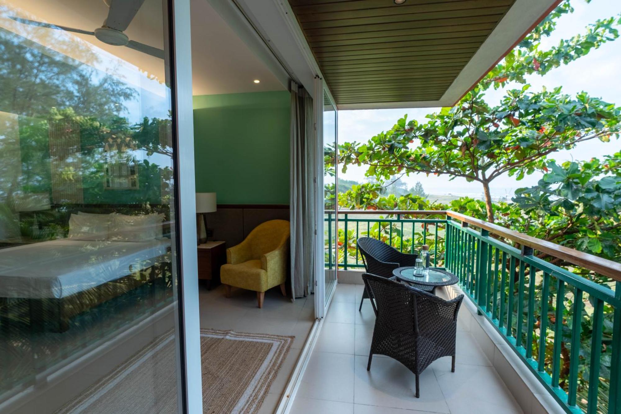 Mandrem Beach Resort, A Member Of Radisson Individuals Retreat 외부 사진
