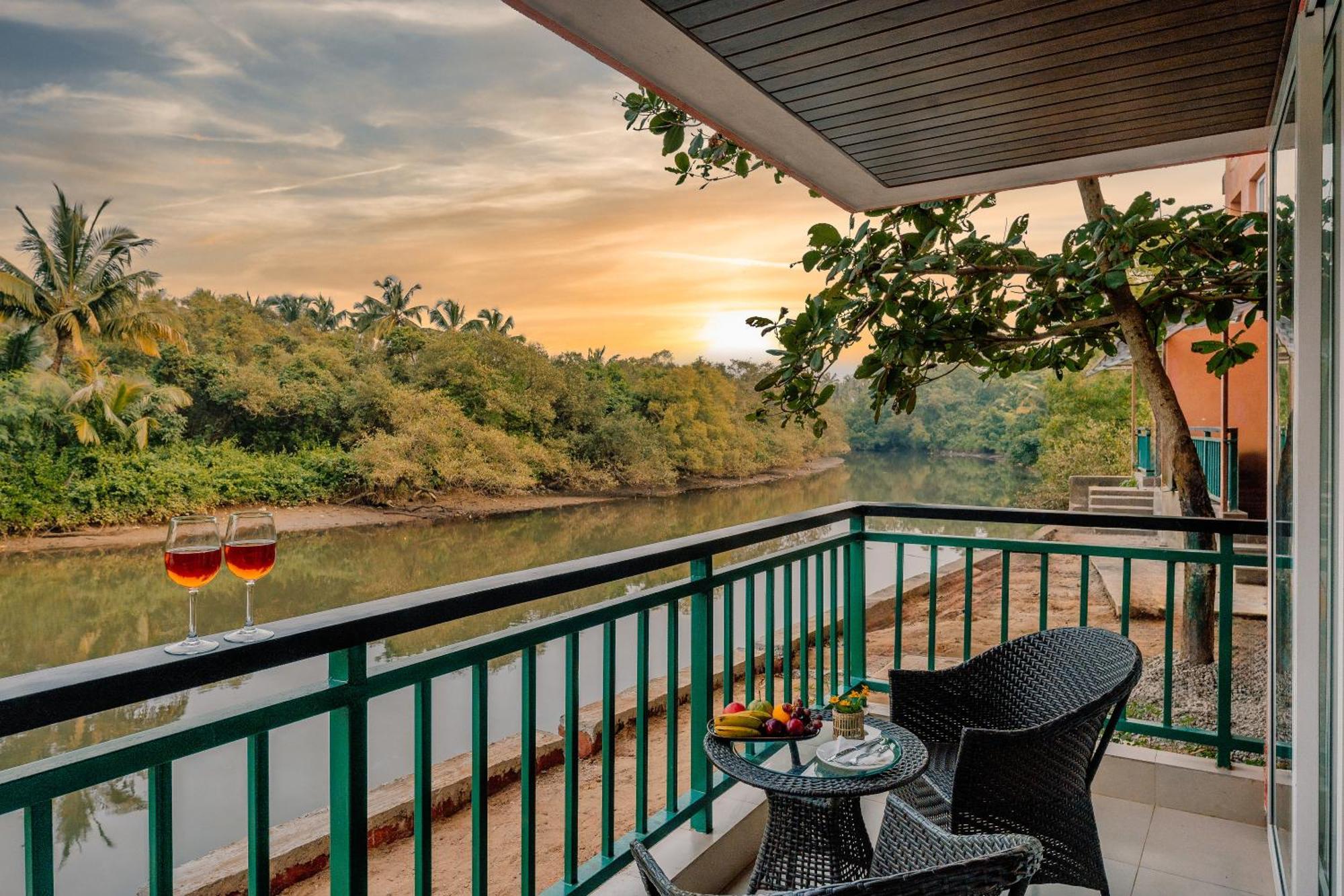 Mandrem Beach Resort, A Member Of Radisson Individuals Retreat 외부 사진