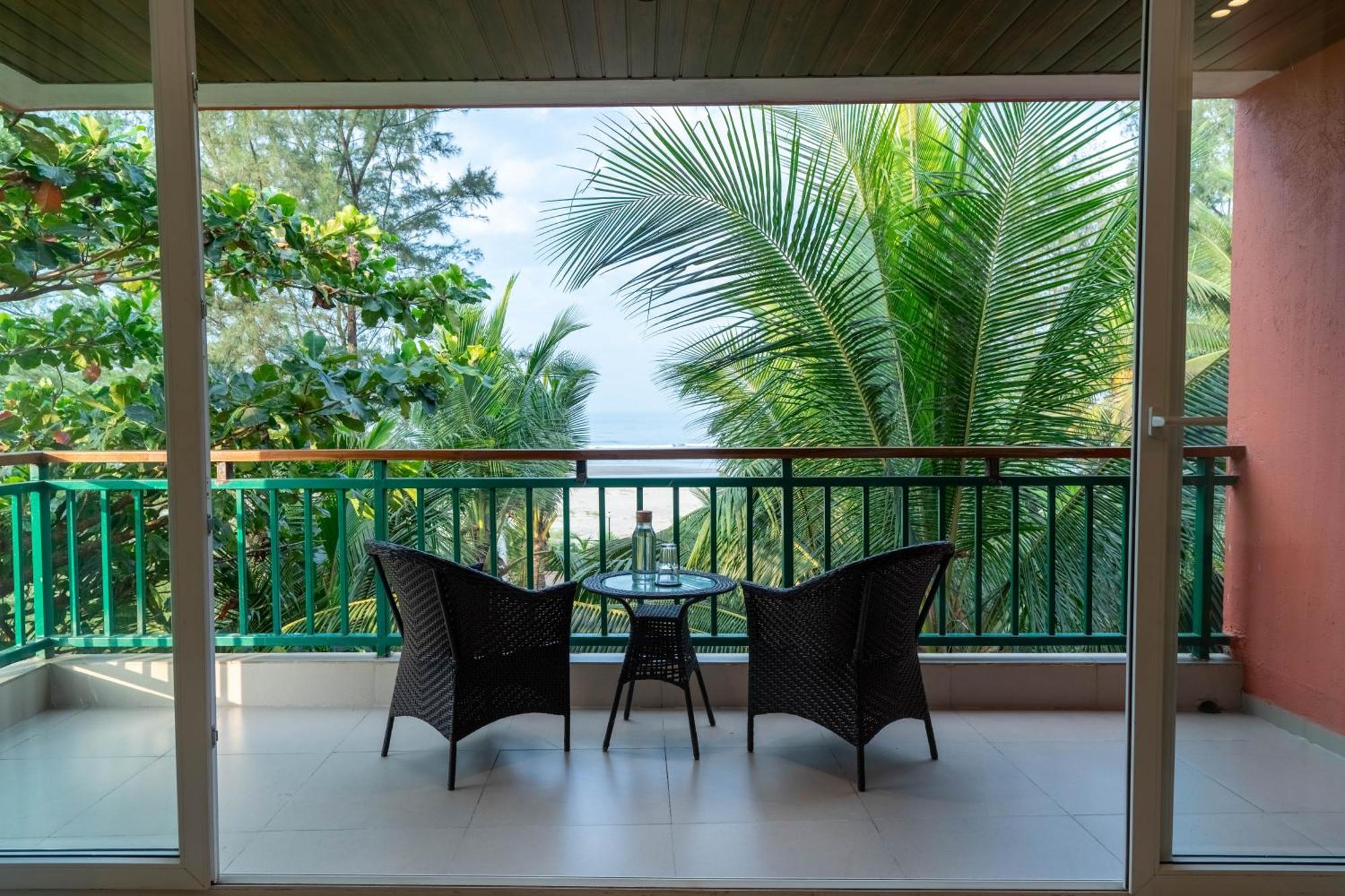 Mandrem Beach Resort, A Member Of Radisson Individuals Retreat 외부 사진
