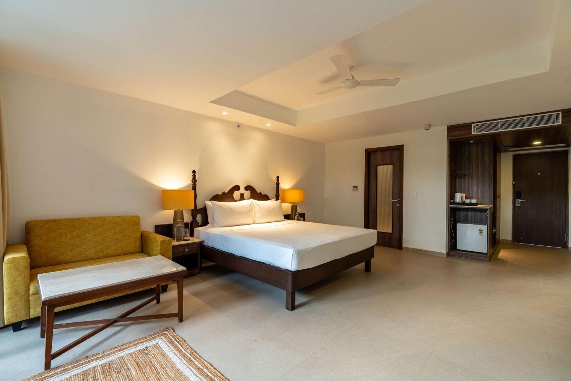 Mandrem Beach Resort, A Member Of Radisson Individuals Retreat 외부 사진