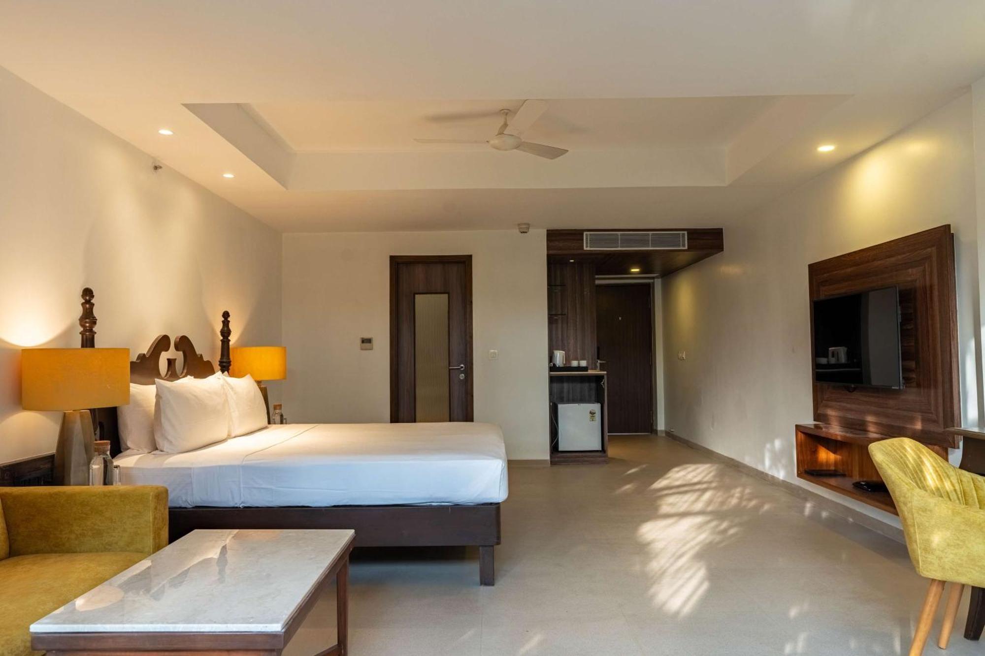 Mandrem Beach Resort, A Member Of Radisson Individuals Retreat 외부 사진
