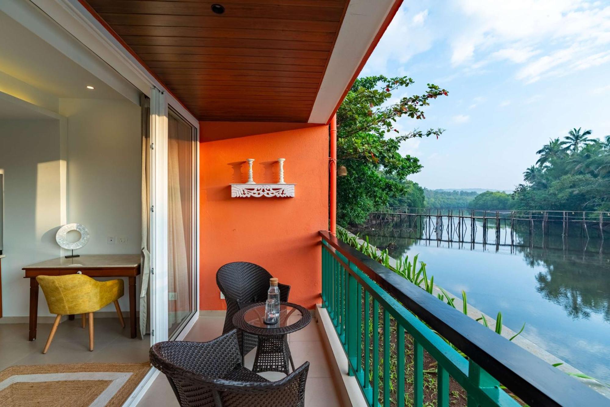 Mandrem Beach Resort, A Member Of Radisson Individuals Retreat 외부 사진