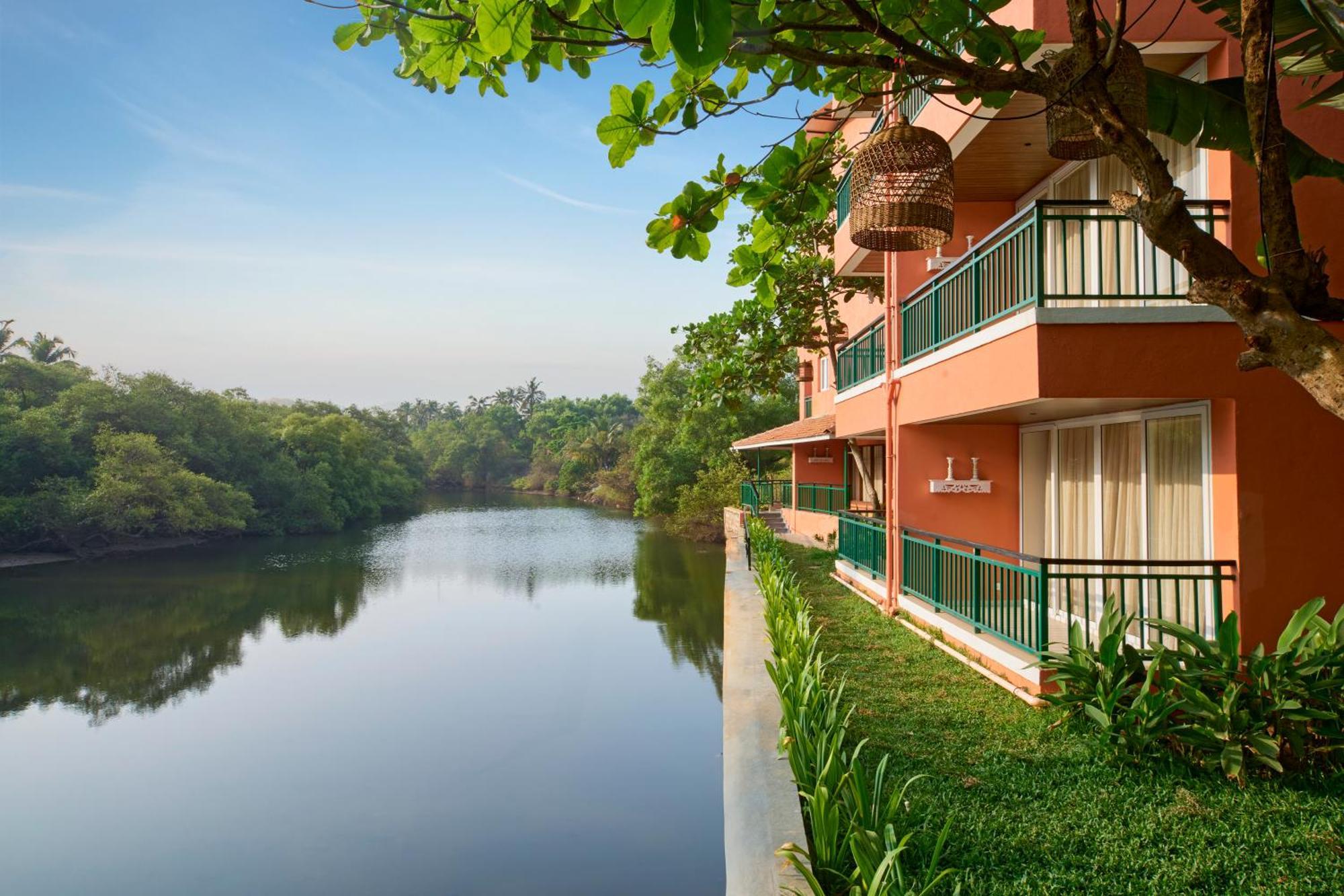 Mandrem Beach Resort, A Member Of Radisson Individuals Retreat 외부 사진