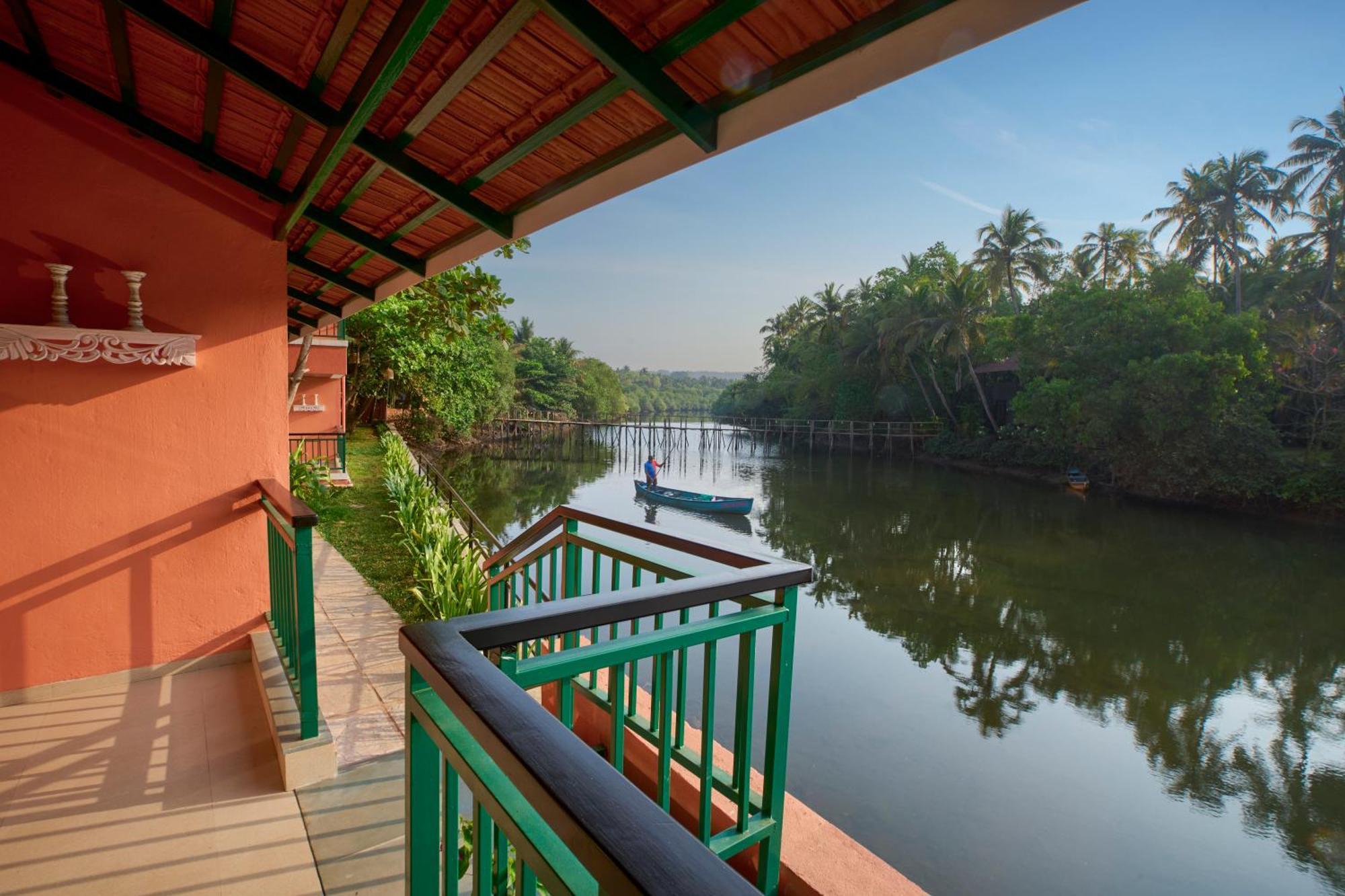Mandrem Beach Resort, A Member Of Radisson Individuals Retreat 외부 사진
