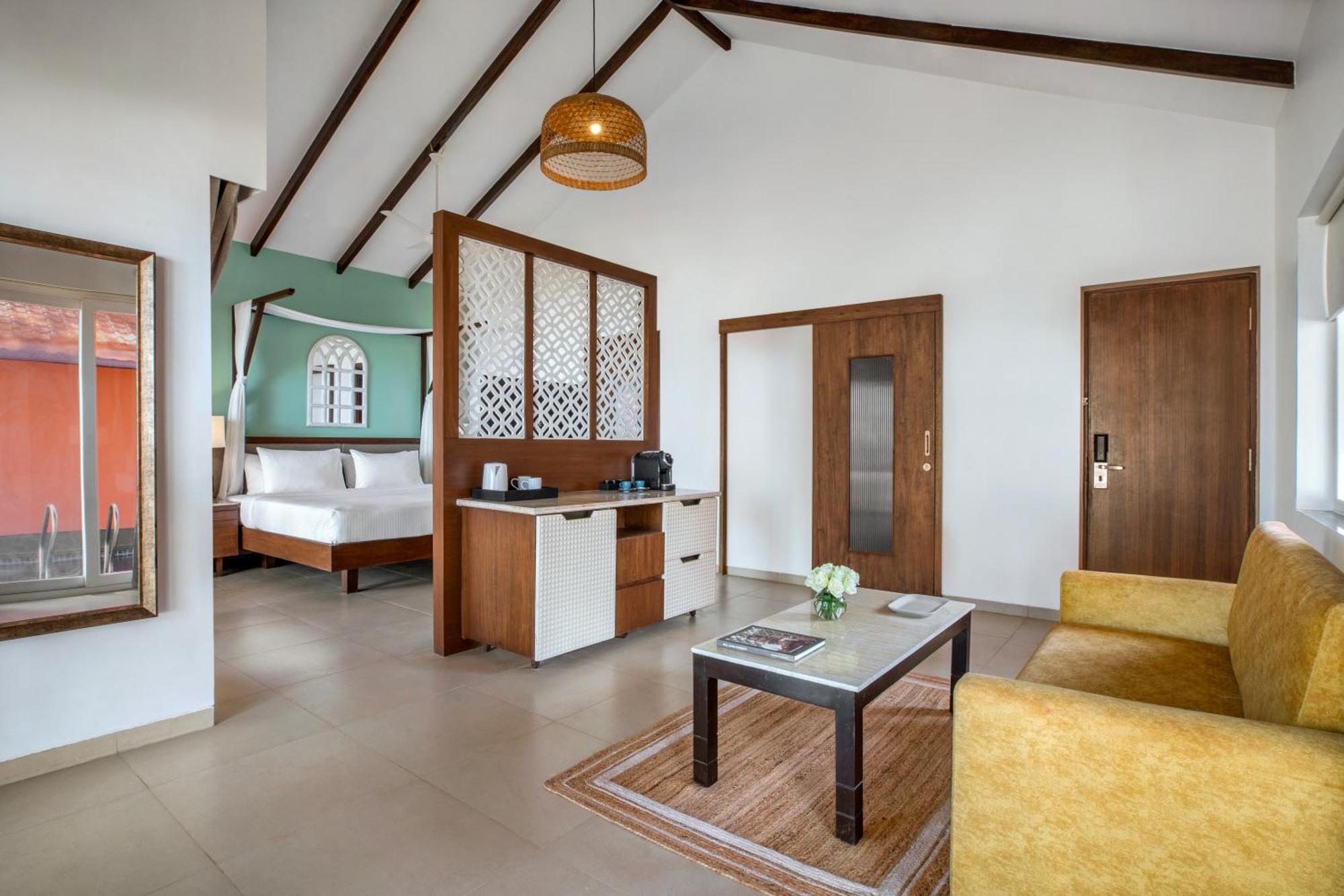 Mandrem Beach Resort, A Member Of Radisson Individuals Retreat 외부 사진